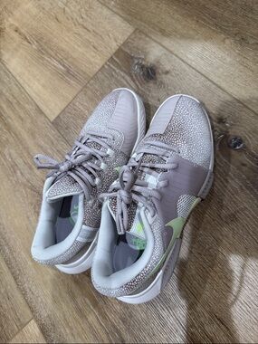 Nike Air Zoom tennis/pickleball court shoes women’s 8.5